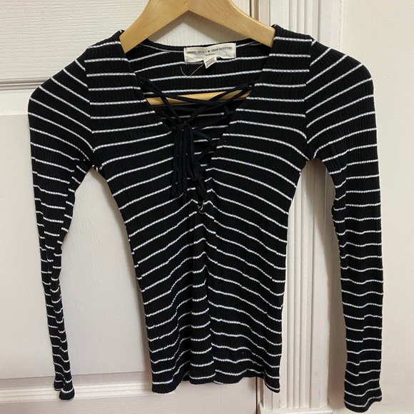 Urban Outfitters Long Sleeve Black and White Stripes XS - Picture 2 of 6